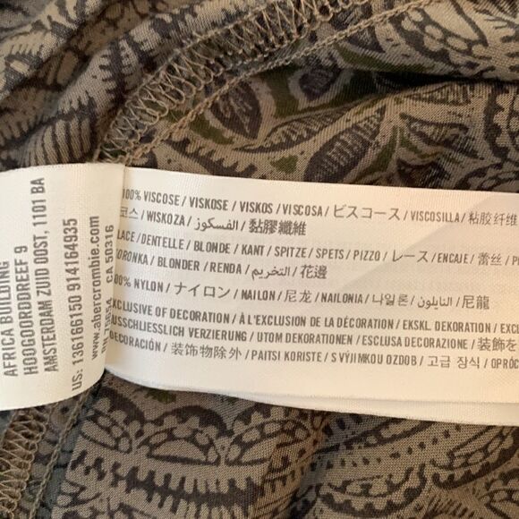 Abercrombie & Fitch Bell bottom sleeves,   off - the - shoulder blouse. Size S. - Picture 7 of 8